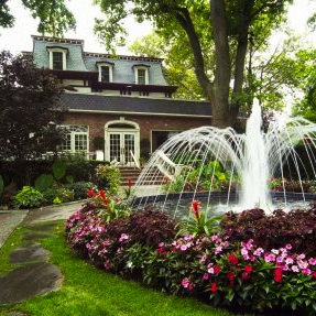 Westbury Manor